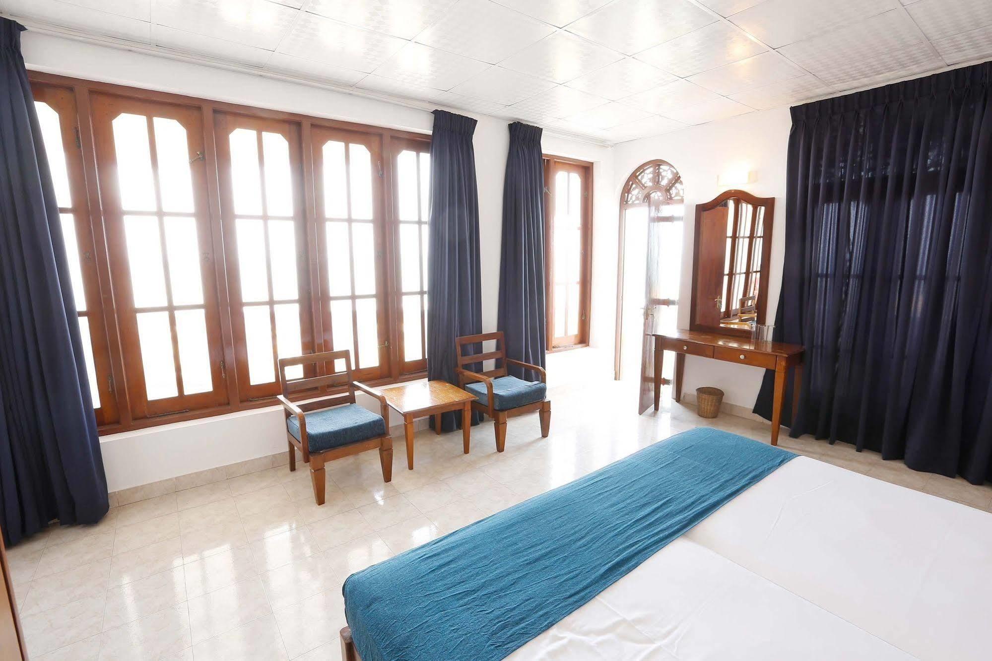 The Reef Beach Hotel Негомбо Екстер'єр фото