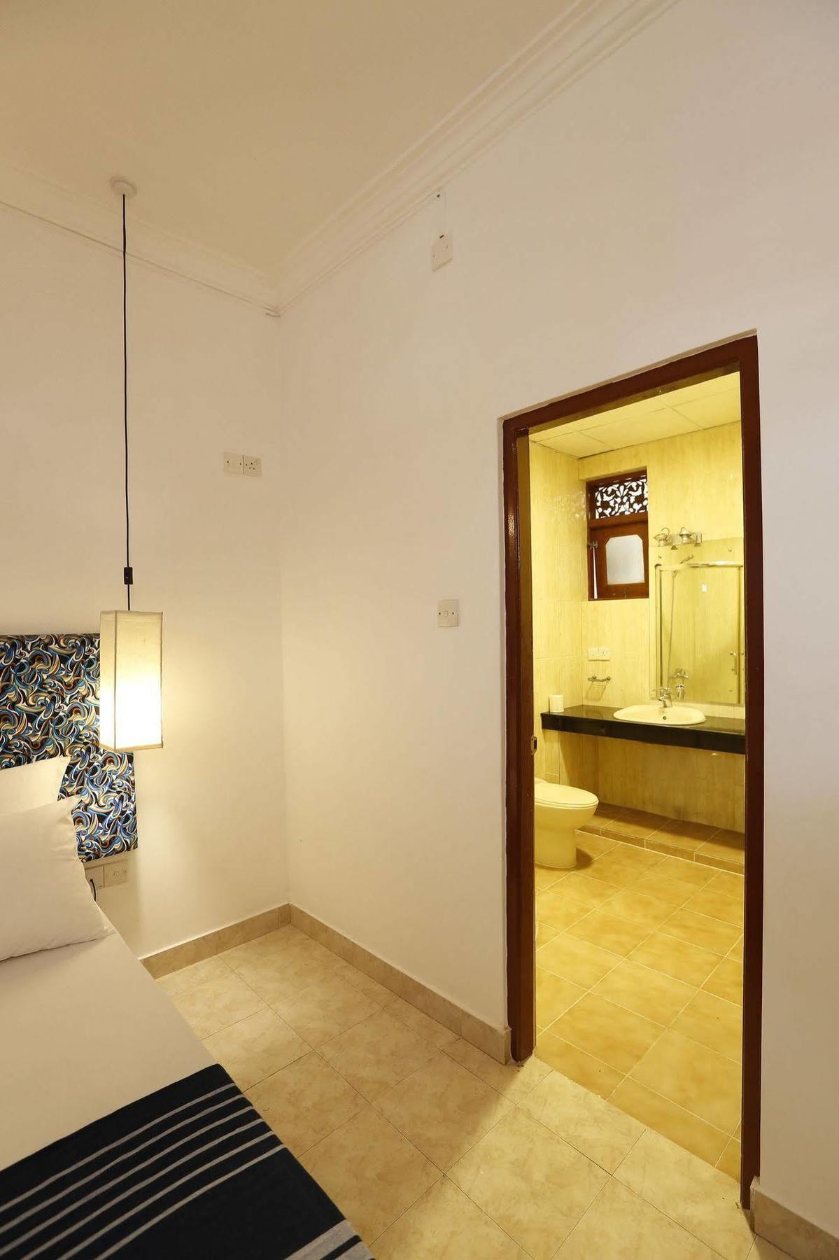 The Reef Beach Hotel Негомбо Екстер'єр фото